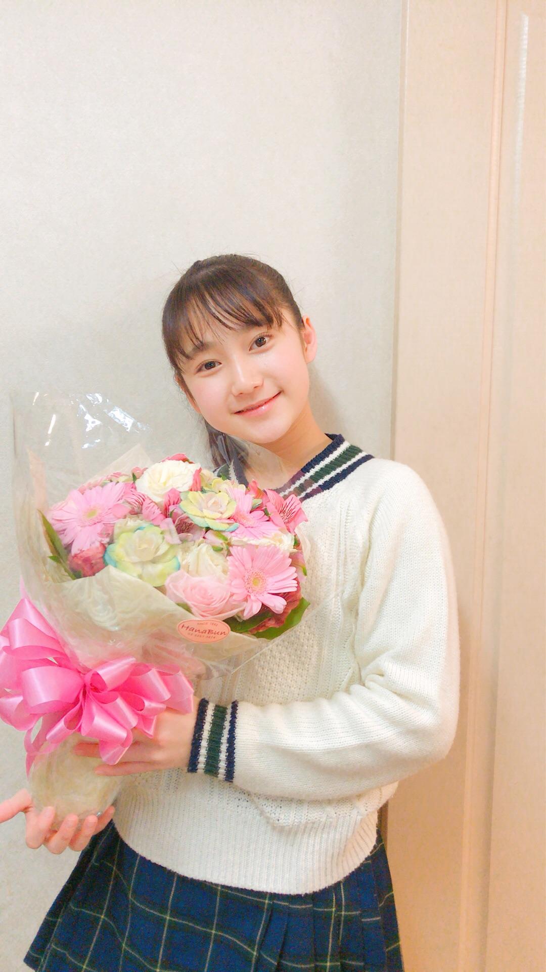 AKB48×Google+2429 	YouTube動画>19本 ->画像>1427枚 