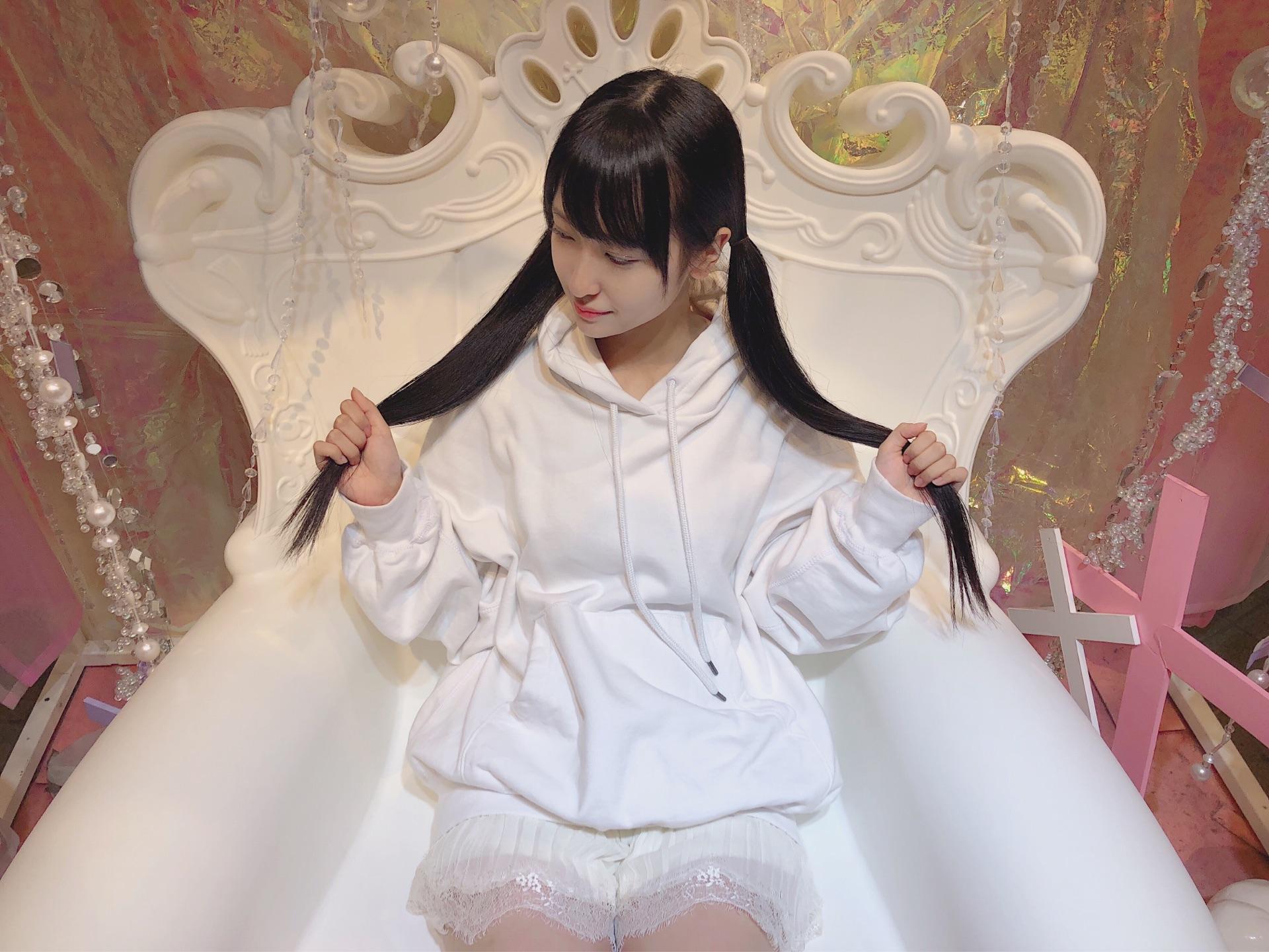 AKB48×Google+2464 	YouTube動画>24本 ->画像>2863枚 