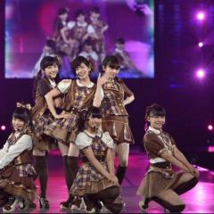 高校生限定AKBファン集合〜！