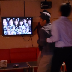 ユリー(¨)ノ