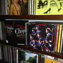 AKBは日本社会の縮図である。