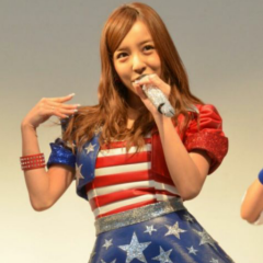 板野友美(ともちん)