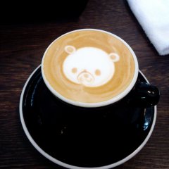 そこのお嬢さん!!そこのお兄さん!!ここで話していかんかね?!