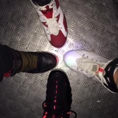 スニーカー好きな人居ないの？