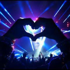 EDM大好きな人ー⁉︎おすすめ教えて〜！！