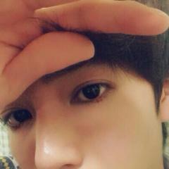 鼻ほじりすぎて鼻血でた笑