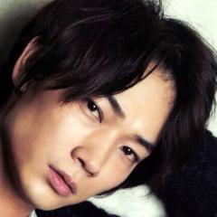 綾野剛(∩´﹏`∩)