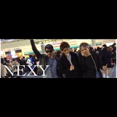 踊ってます。NEXY performer