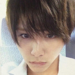 √山田涼介