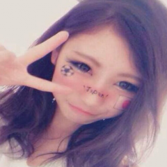苺ミルク( 🍓 ´ч` 🍓 )