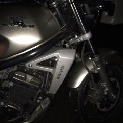 バイク、山田菜々、石塚朱莉