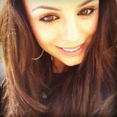 ひなな(＊∩ω∩＊)