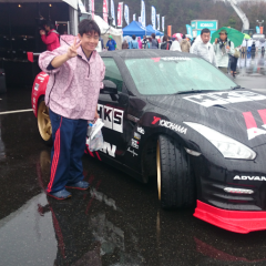 誰か恋愛の仕方教えてください(>_<)