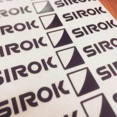 シロクが白黒の自社ビルを建てる為に四六時中話す部屋。