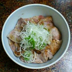 【豚丼マン】のトーク