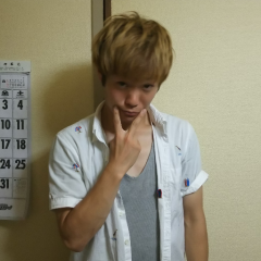 キンニクキンギョ川畑