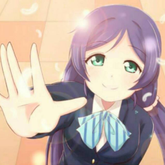 東條  希