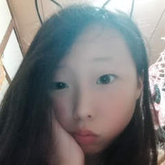 寝起きの私に、かまって下さいニャー