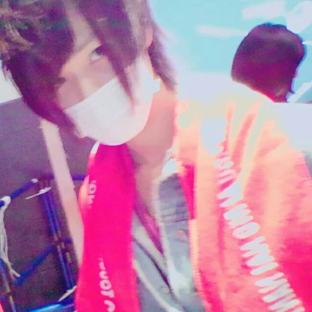 LDKを迎えた少年。