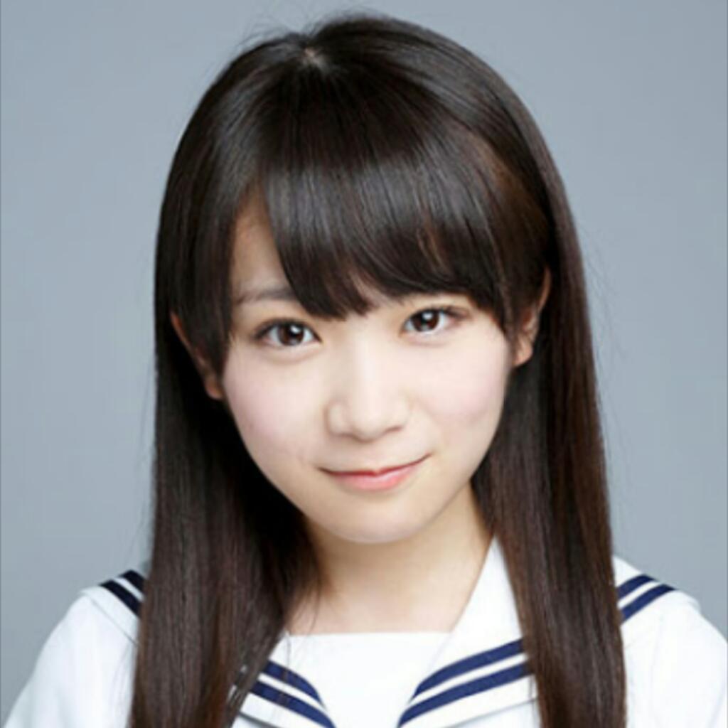 秋    元    真    夏