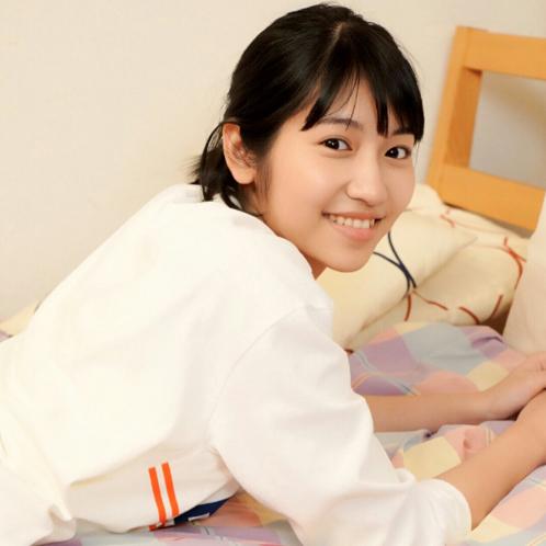 山下エミリー