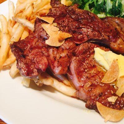 カリフォルニアで刈り取るニラ