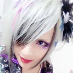 BLaiveのギタリスト、レイレイのお部屋