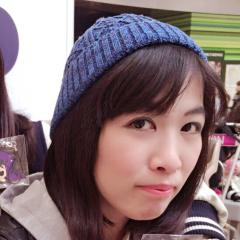 青ニットひろみん