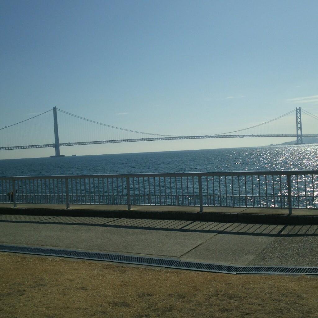 今日は良い天気で海がキレイだった。