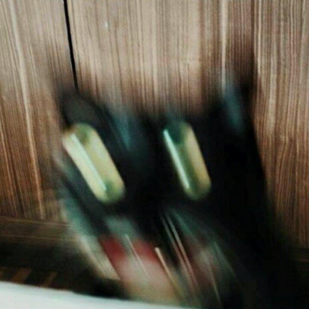 青