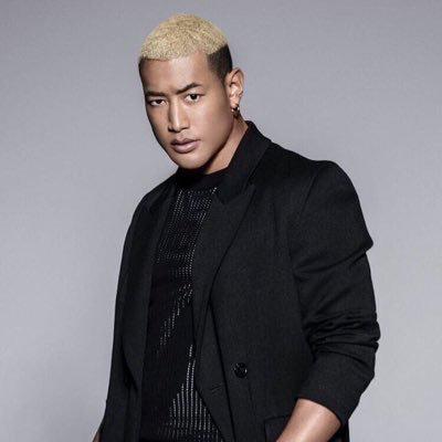 ✓ 関口メンディー
