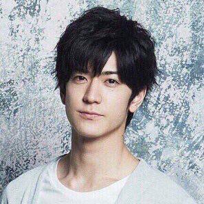 中島裕翔