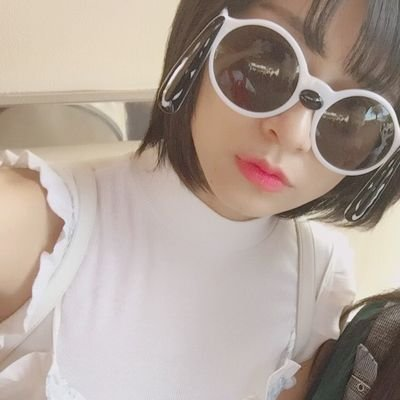 悠亜