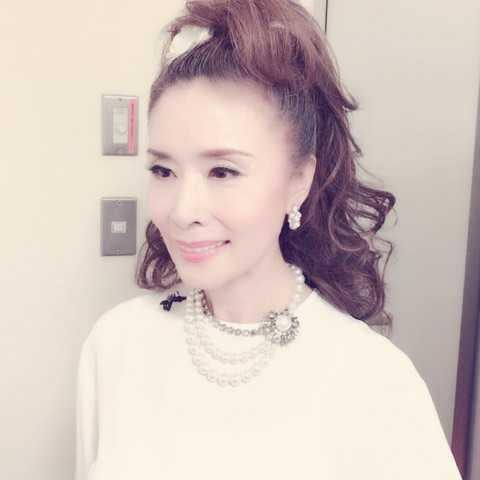 まなととルリ子の恋愛小説