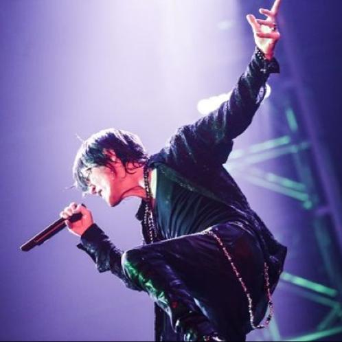 REVOLVER