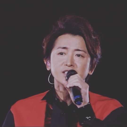 大 野 智
