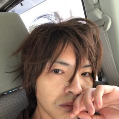 けん