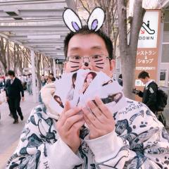 猫服の人(`・∀・)ノイェ-イ!