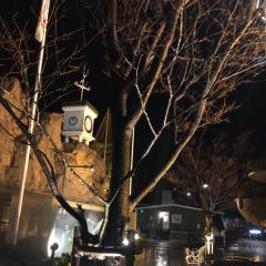 温泉♨️の外の町の景色