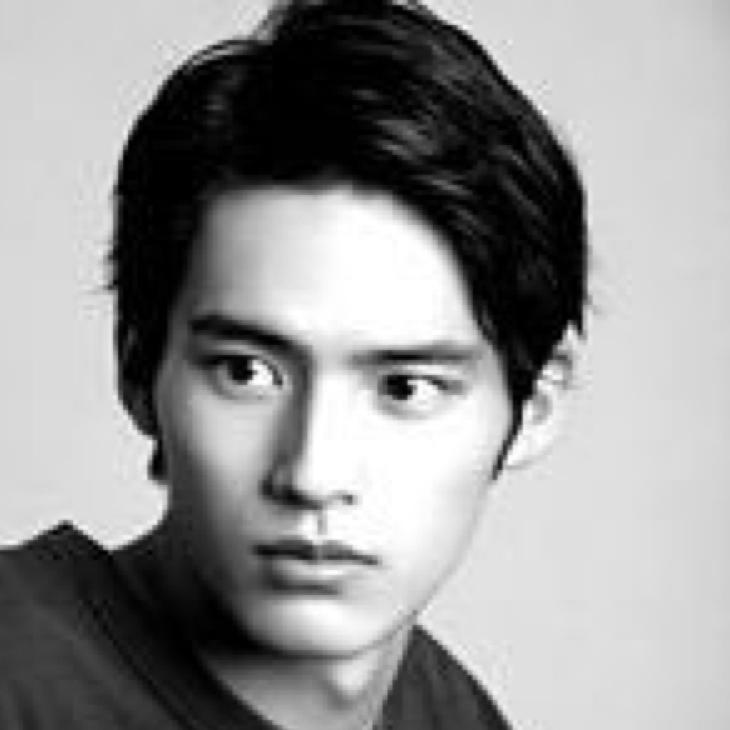 岡田健史