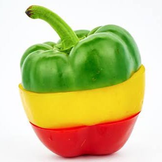 前歯にパプリカ