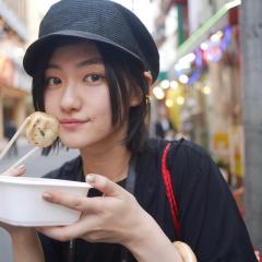 小林歌穂