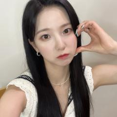 YUJIN(ユジン)