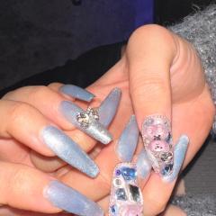 ネイルで目潰してゃ