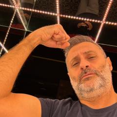 タケヒロ ERDINC DEMIR