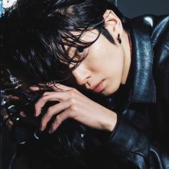 金髪の長谷川慎