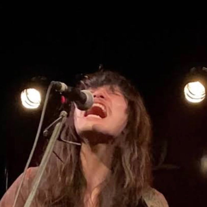 指がちょっと血を流し始めるまで打楽器のように酔いどれピアノを弾け