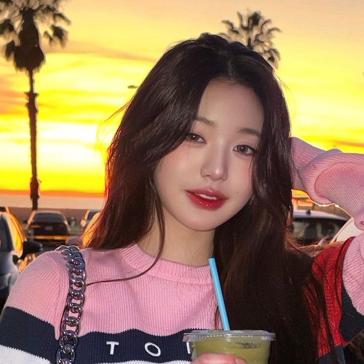 🎄🥨🍰Wonyoung🎄🥨🍰