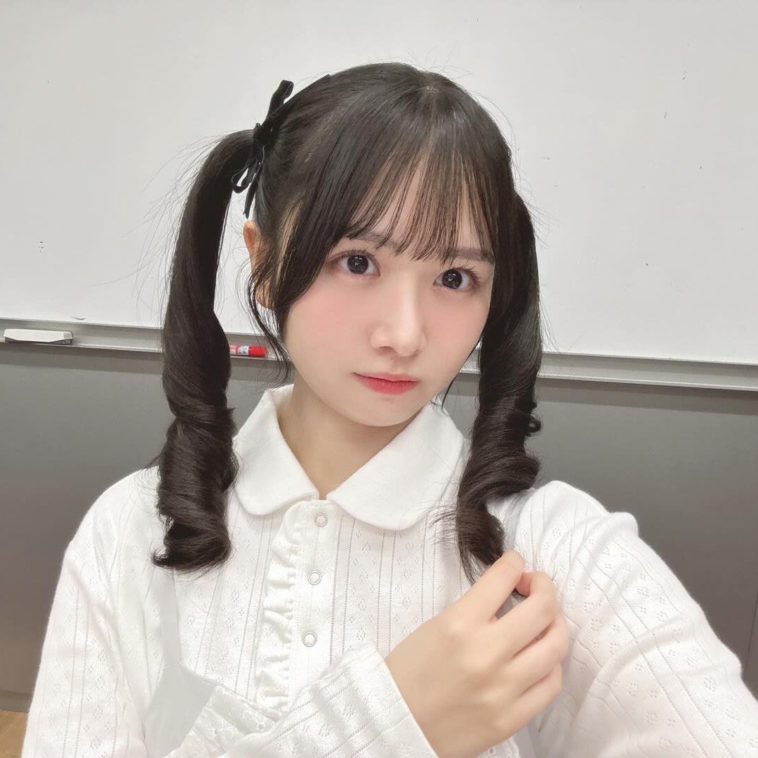 上村ひなの