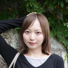 安本彩花